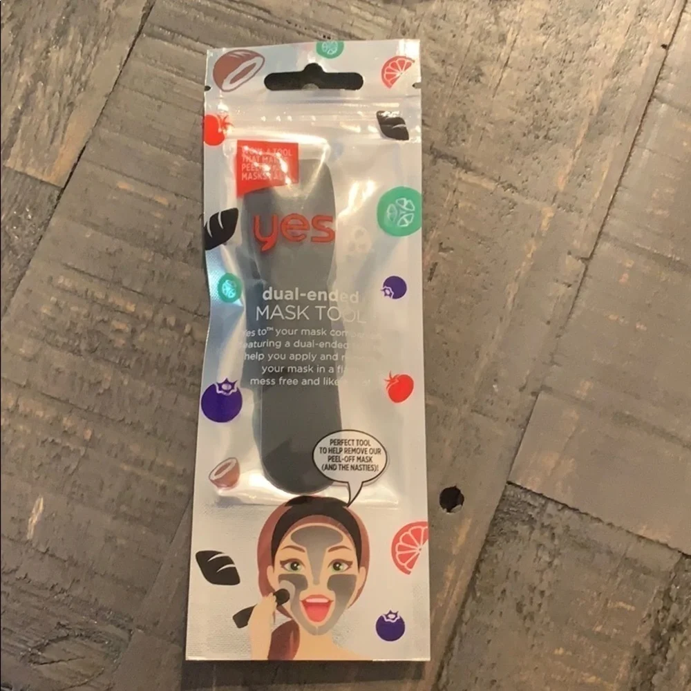 5/$25 YesTo dual-ended Face Mask Tool NEW‎ In Package